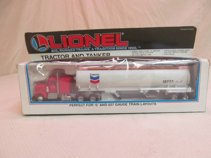 lot 6 image: 1990 Lionel Train set