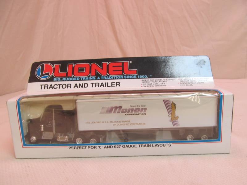 lot 8 image: Lionel train set semi