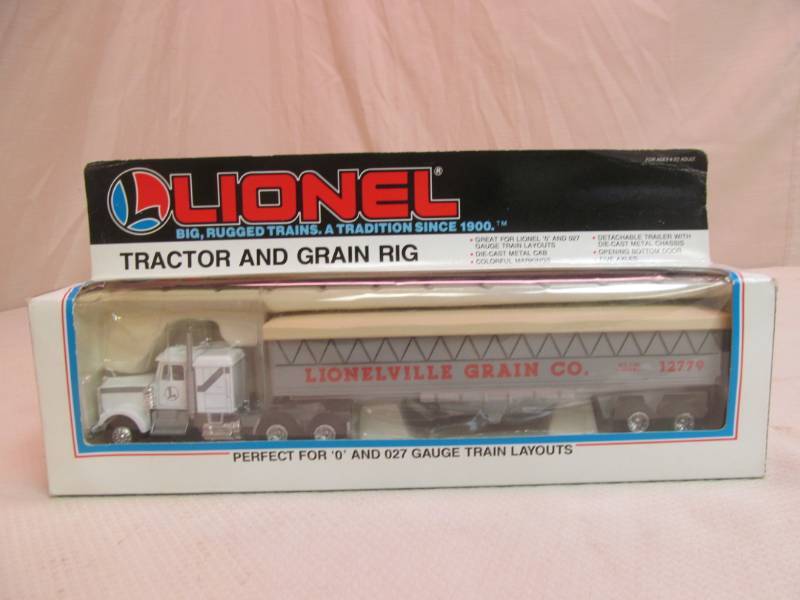 lot 10 image: Lionel train set semi