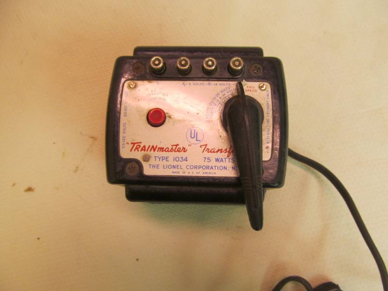 lot 16 image: Lionel transformer