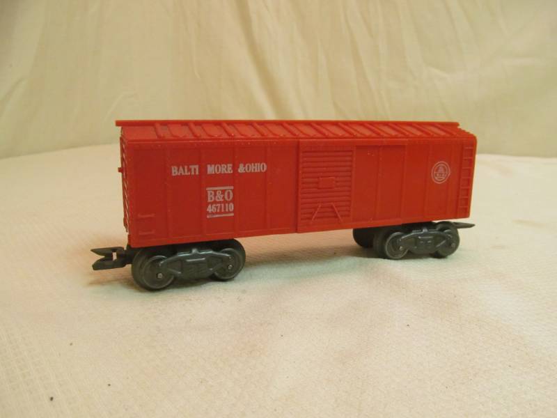 lot 32 image: Vintage mar train