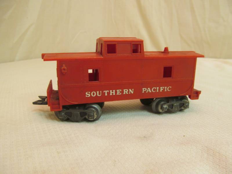 lot 34 image: Vintage mar train