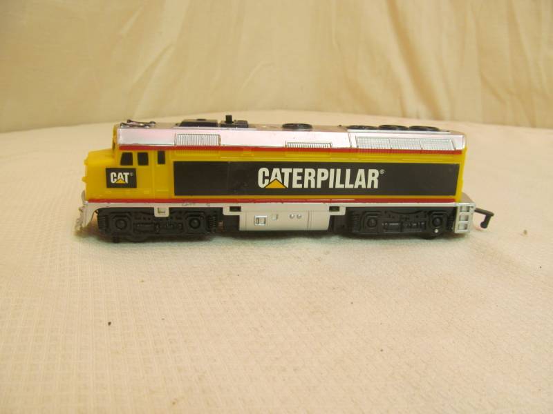 lot 39 image: Caterpillar battery operated