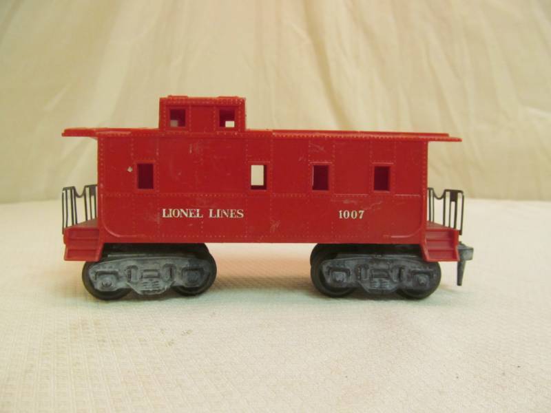 lot 53 image: Lionel train car
