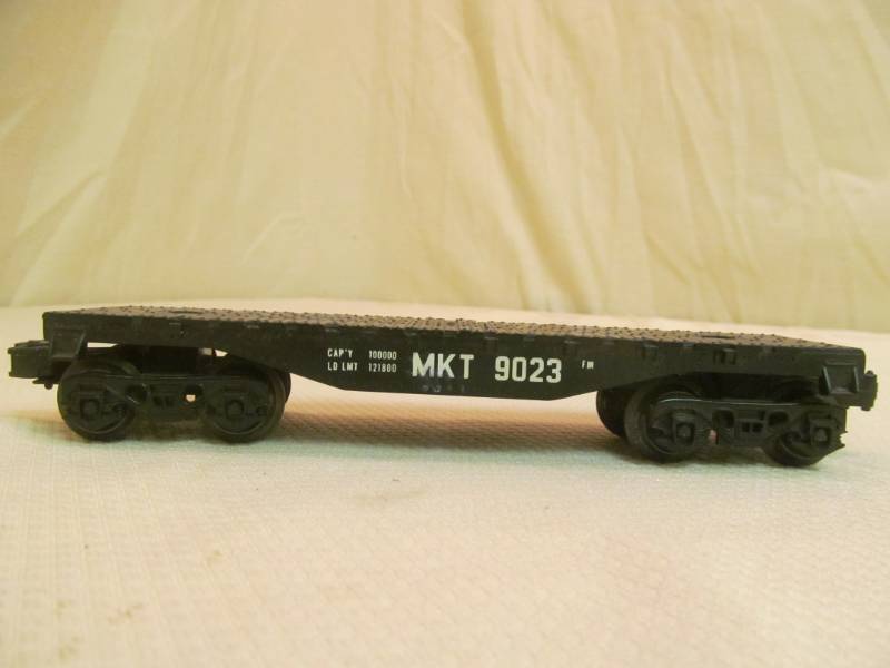 lot 61 image: Lionel train car
