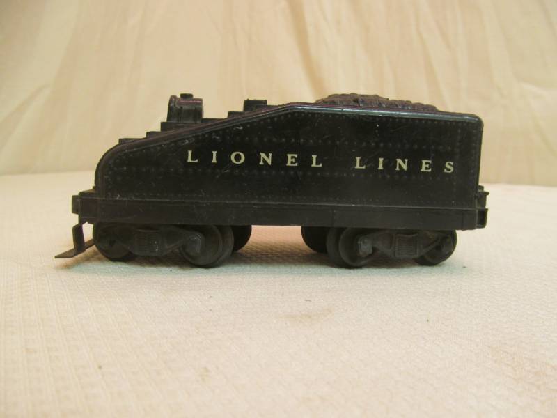 lot 63 image: Lionel train car