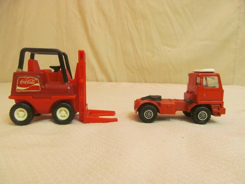 lot 71 image: Toy vehicles
