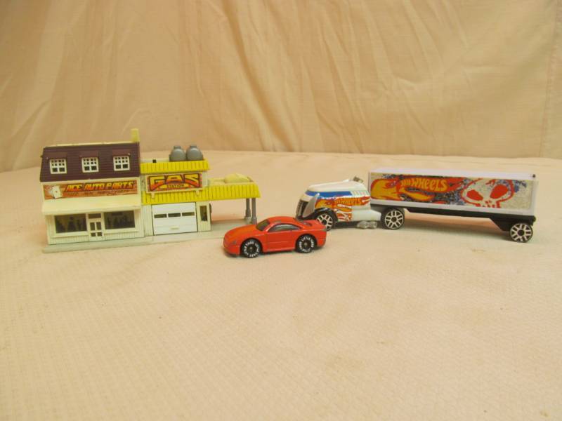 lot 73 image: Collectible vehicle toys