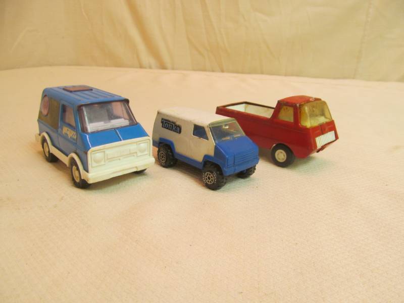 lot 75 image: Tonka collectible