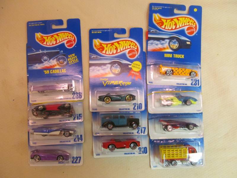 lot 79 image: NIP 1990 hot wheels