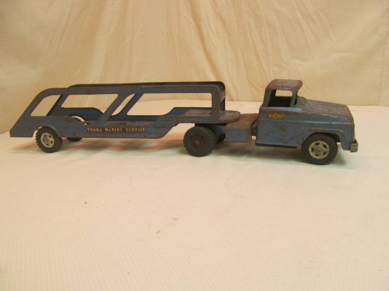 lot 86 image: Tonka vehicle