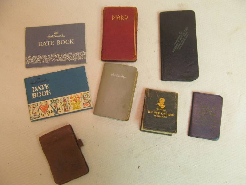 lot 105 image: Vintage Booklets