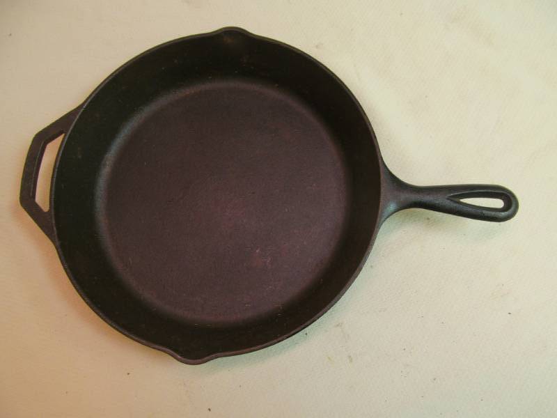 lot 107 image: Cast iron pan
