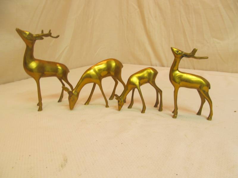 lot 112 image: Brass deer family