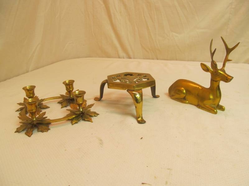 lot 113 image: Brass deer family, brass wreath candleholder
