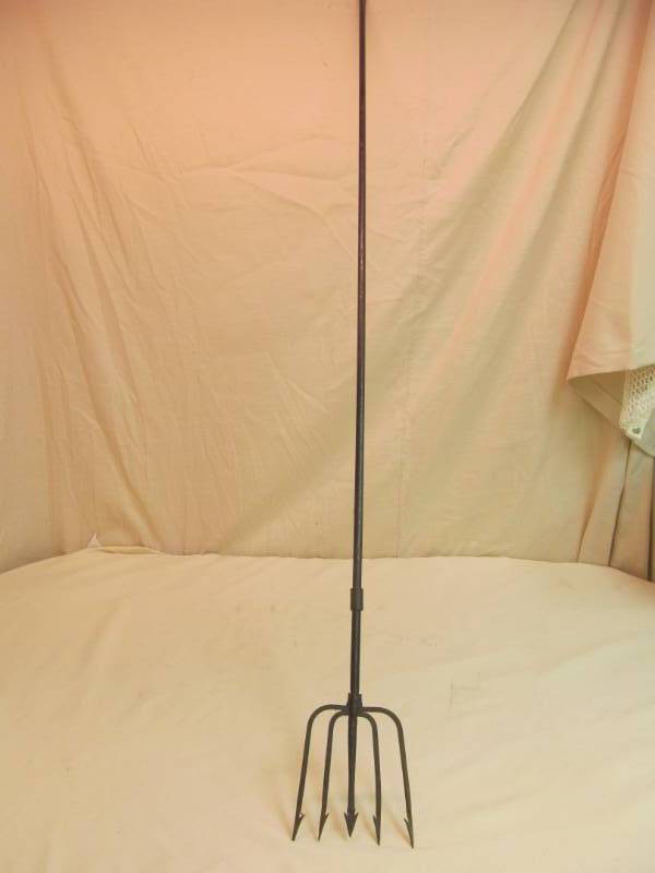 lot 115 image: ice spear