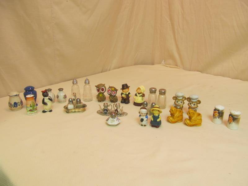 lot 121 image: salt and pepper sets