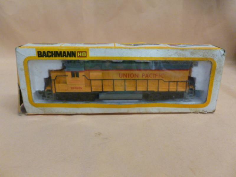 HO Scale Locomotive
