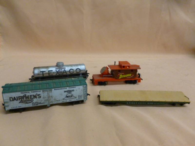 HO Scale Train Cars