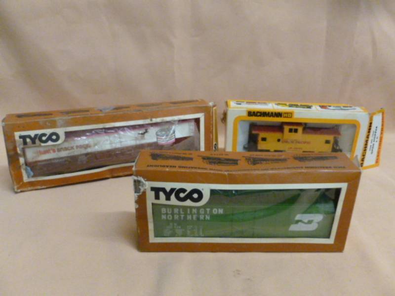 HO Scale Train Cars