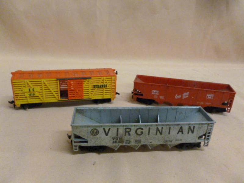 HO Scale Train Cars