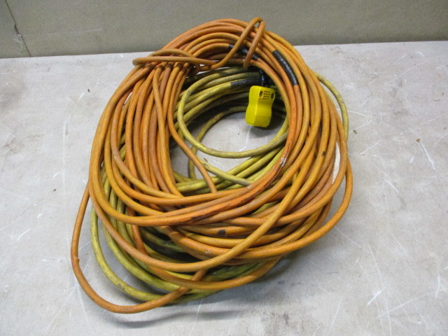 lot 21 image: Extension Cords