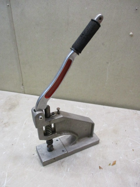 lot 24 image: Hole punchcrimper