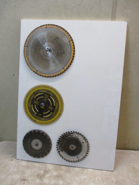 lot 29 image: Saw Blades