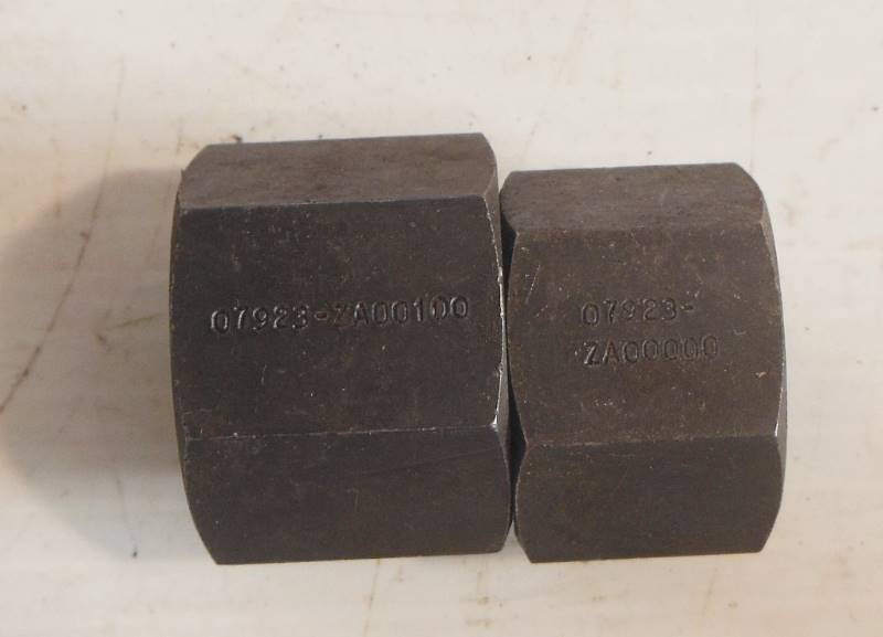 lot 221 image: Honda Crank Shaft Holders