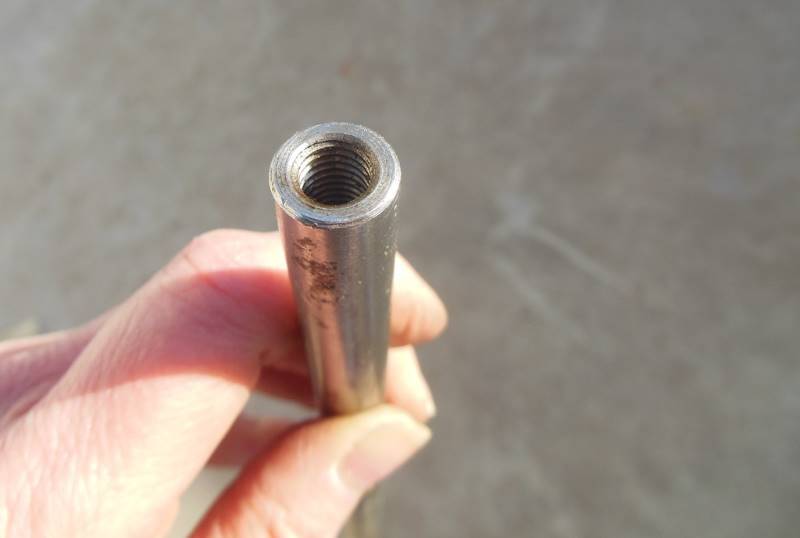 lot 226 image: Blue Point Label on 15 inch Rod (threaded on both ends)