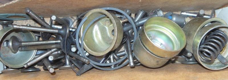 lot 230 image: Hole Saws and Other Small Engine Repair Shop Items