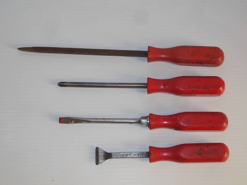 lot 59 image: Four MAC Hand Tools Including PJ8A Flat Head Screwdriver, P203A 34 in. Phillips Head Screwdriver (magnetic - marked Karl Janzen), PJRB6A Flat Head Screwdriver , and SP8 Gasket Scraper