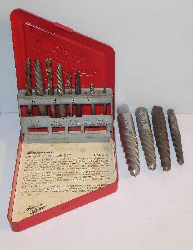 lot 105 image: SEE NOTE Snap-on Extractor Case with Snap-on EX-2,EX-3, EX-4 and EX-5 (possibly EX-1, cant see writing), and 4 Other Drill Bit Extractors - Also included are no name plain bits.
