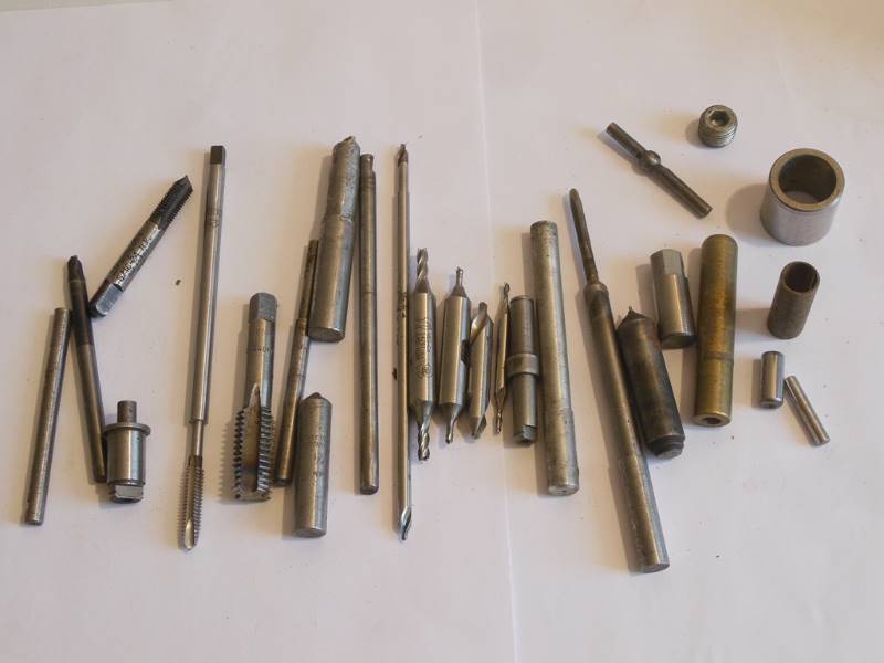 lot 113 image: Part 1 of Interesting Assortment of Possible Finds - and some broken bits that had been kept