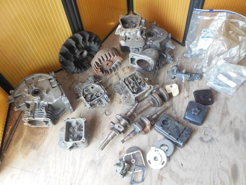 lot 149 image: Small Engine, Go Kart, Auto Related Parts and Components
