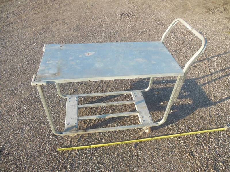 lot 184 image: Heavy Duty Galvanized Steel Rolling Shop Cart