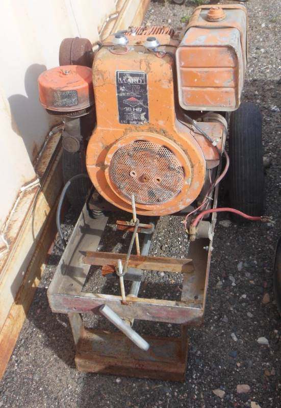 lot 188 image: Generator - Electric Start - Owner stated that it should run with a battery