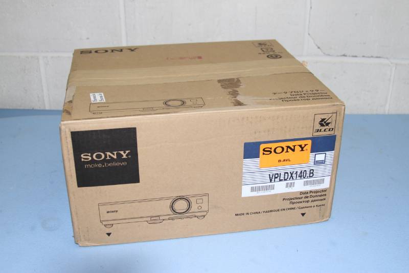 lot 3 image: Sony VPL-DX140 XGA 3LCD 3200 ANSI Lumen Portable Computer  Video HD Projector with HDMI - NEW IN BOX