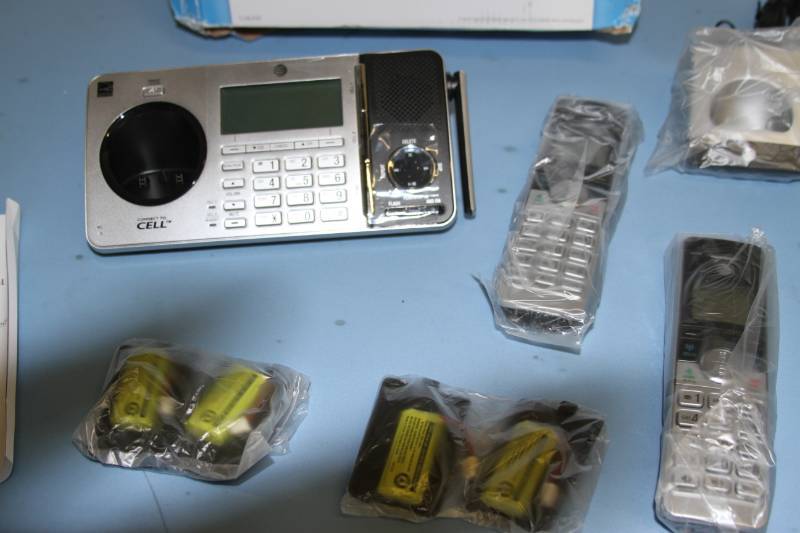 lot 27 image: AT&T Wireless DECT 6.0 Telephone  Phone System
