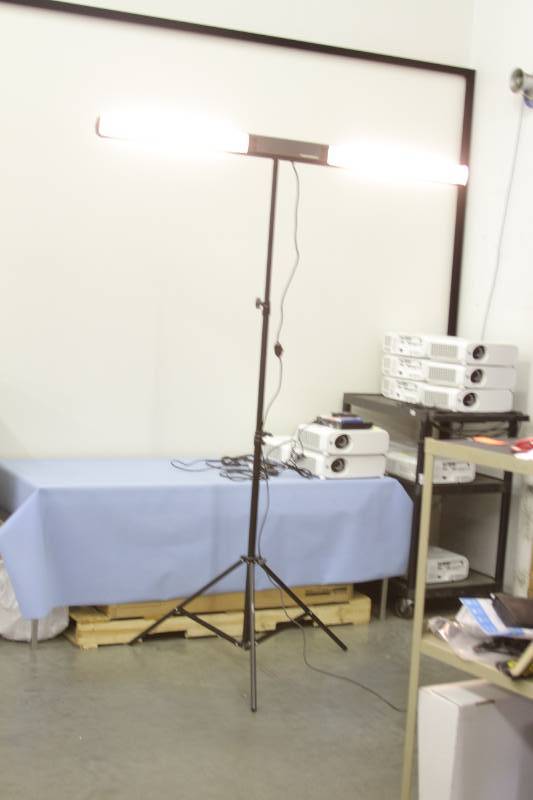 lot 65 image: Videssence VCC110 Portable Florescent Photography  Video Lighting Kit with Adjustable Ravelli Light Stand