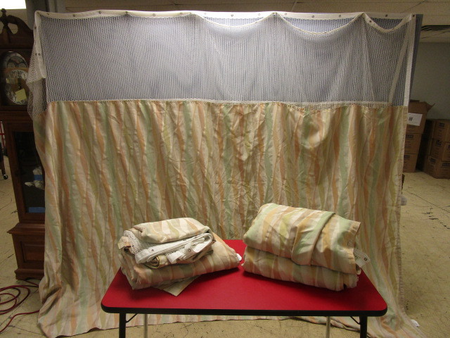 HOSPITAL-STYLE PRIVACY CURTAINS