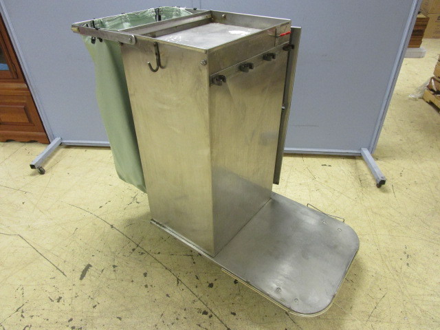 JANITORIAL CLEANING CART