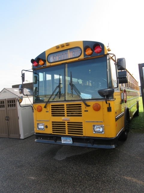 lot 548 image: 2007 THOMAS SCHOOL BUS