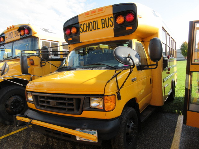 lot 787 image: 2006 FORD SCHOOL BUS