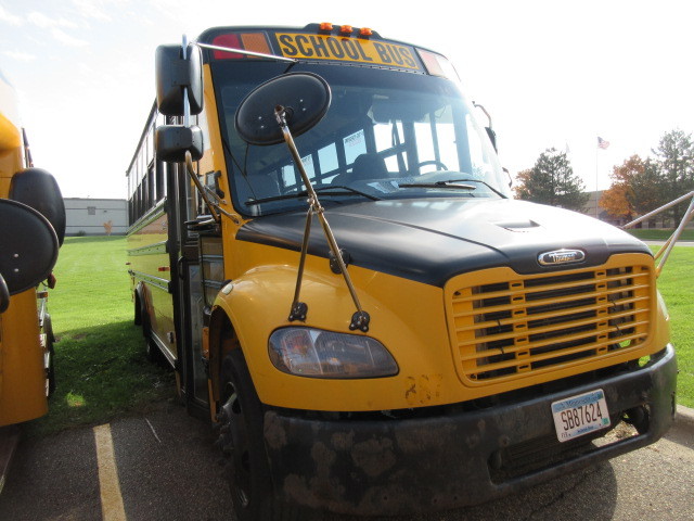 lot 797 image: 2009 THOMAS SCHOOL BUS