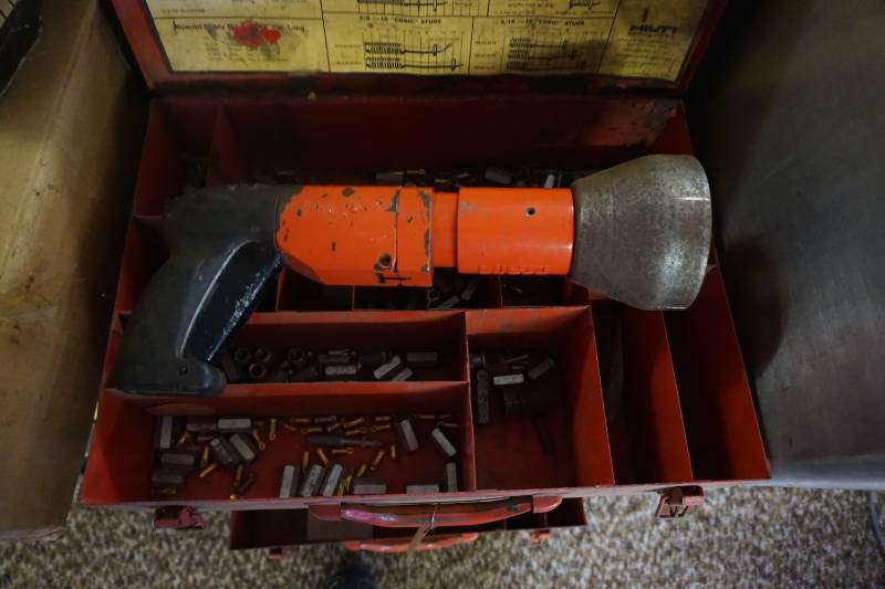 lot 4 image: Hilti Model DX600 Heavy Duty Powder Actuated Nail and Stud Gun With Fasteners & Metal Case