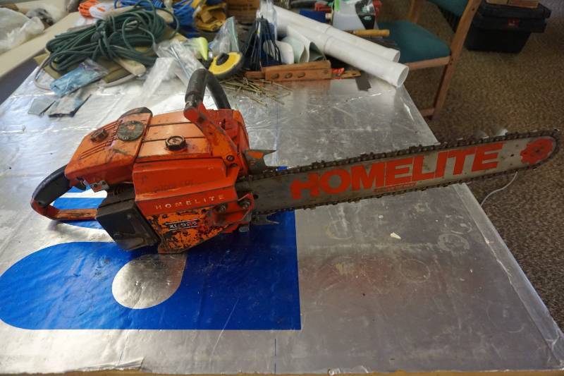 lot 18 image: Homelite Model XL925 Chain Saw