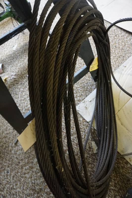lot 16 image: 200 of 12 Braided Cable