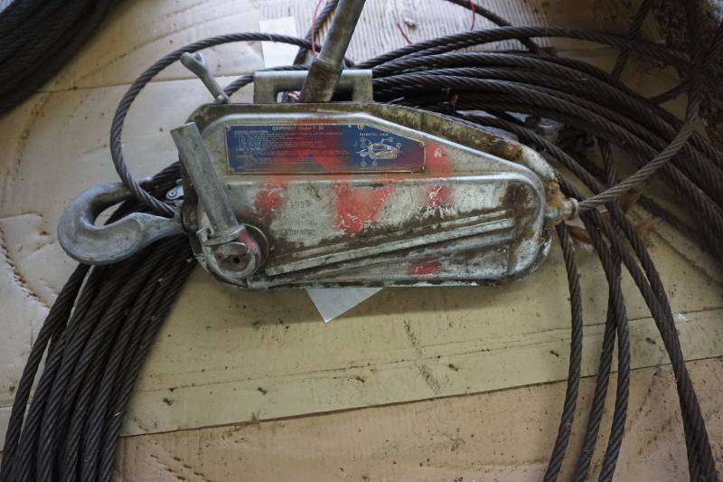lot 15 image: Grip Hoist 10 Ton Cable Come A Long Winch With 12 Cable