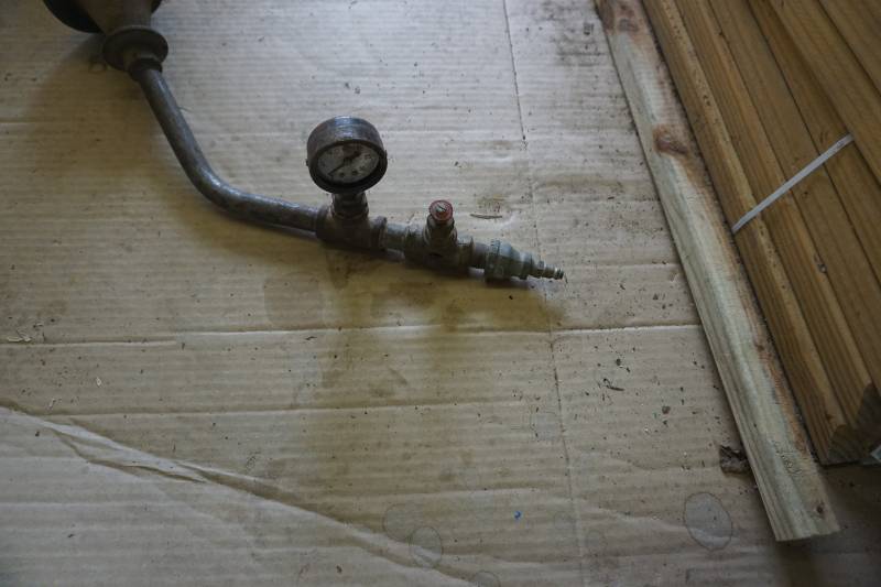 lot 46 image: Plumbers Pneumatic Pipe Pressure Tester